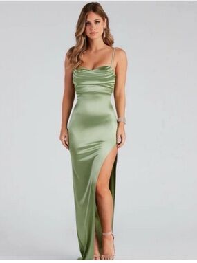 NWT Windsor Satin Formal Dress With Slit Size Small